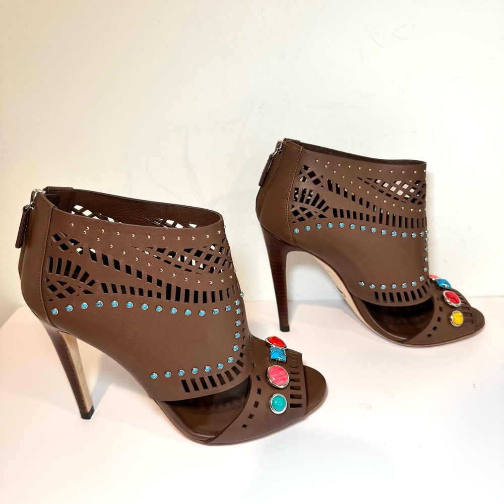 Gucci Lika Brown Leather Cutout Embellished Open Toe Bootie Sandal, Sz 38.5 - Picture 4 of 16